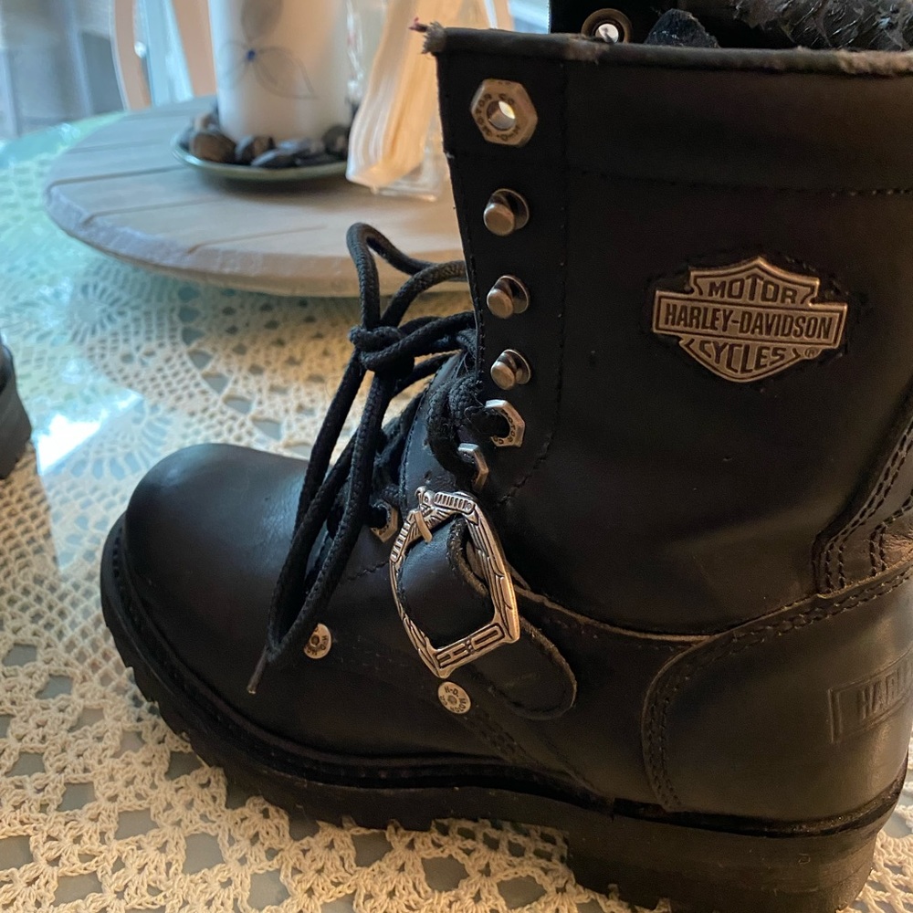 Women’s size 6 Harley boots